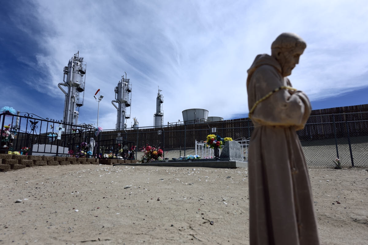 NM: Cemetery in the Shadow of the San Juan Gas Plant